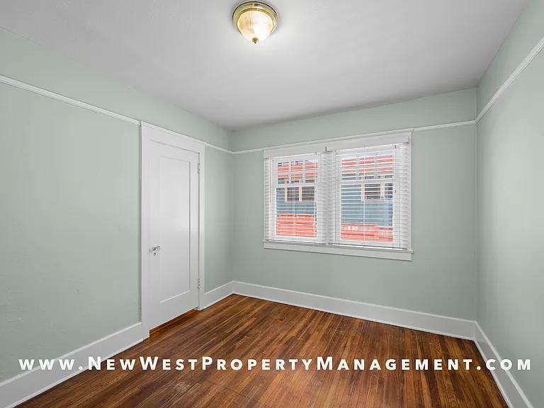 2417 Market St — Photo 27