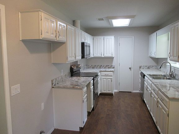 3rd image of 744 Pine Valley Dr