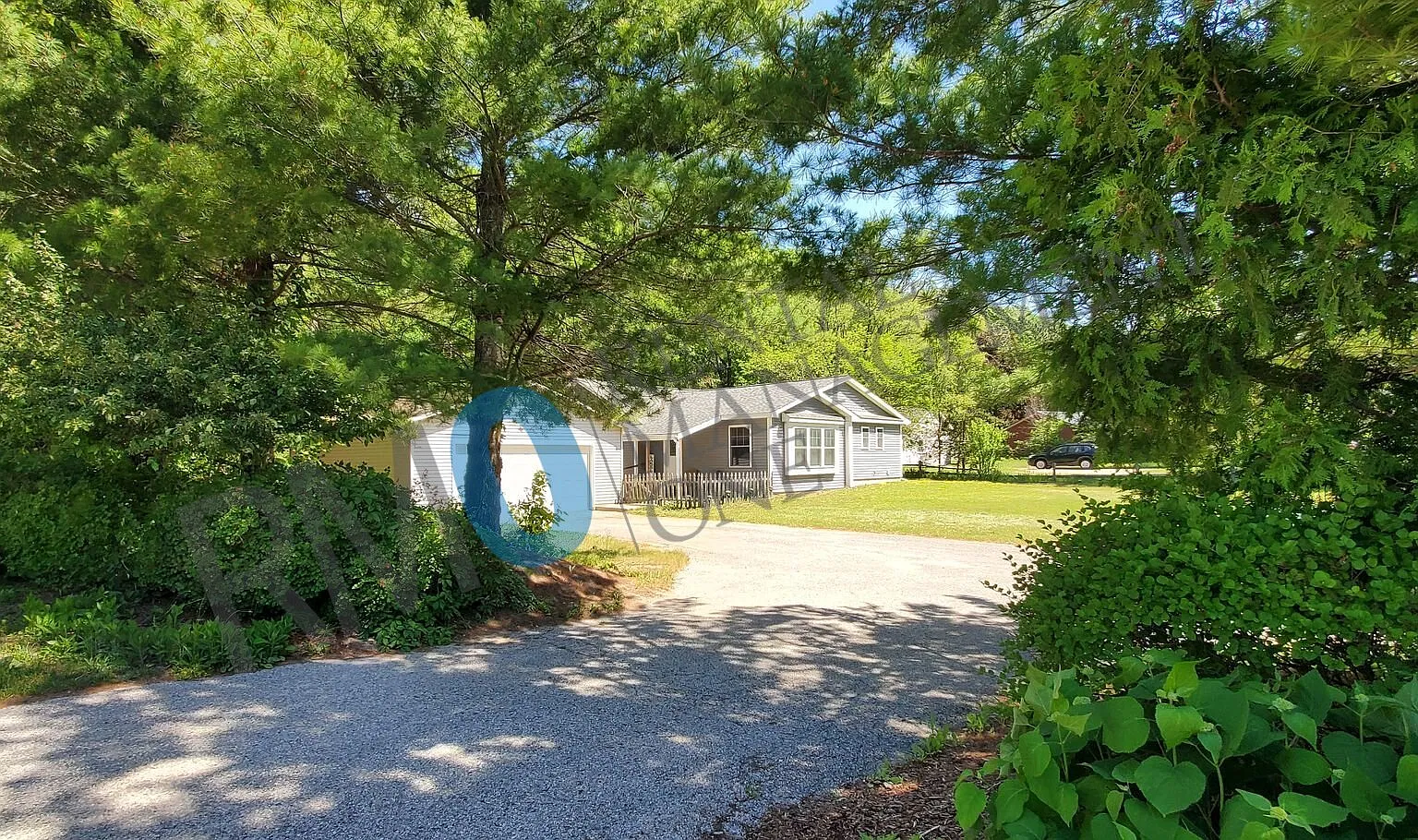 Monthly Furnished Rental, Dog-Friendly, Utilities Included — Photo 1
