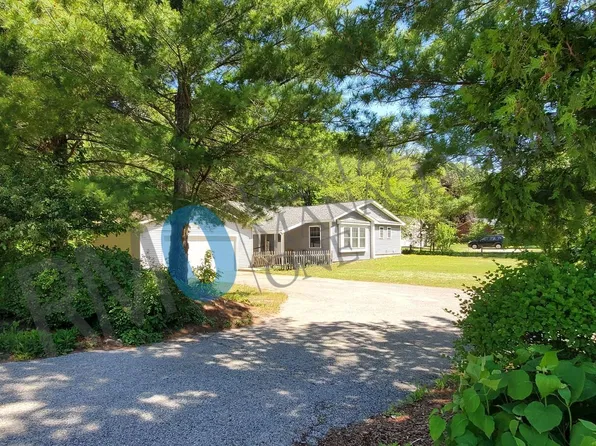 6285 Center Rd, Traverse City, MI 49686