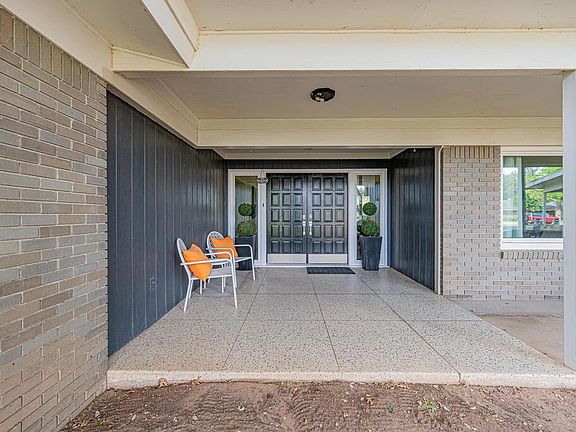 2nd image of 3203 Apperson Dr