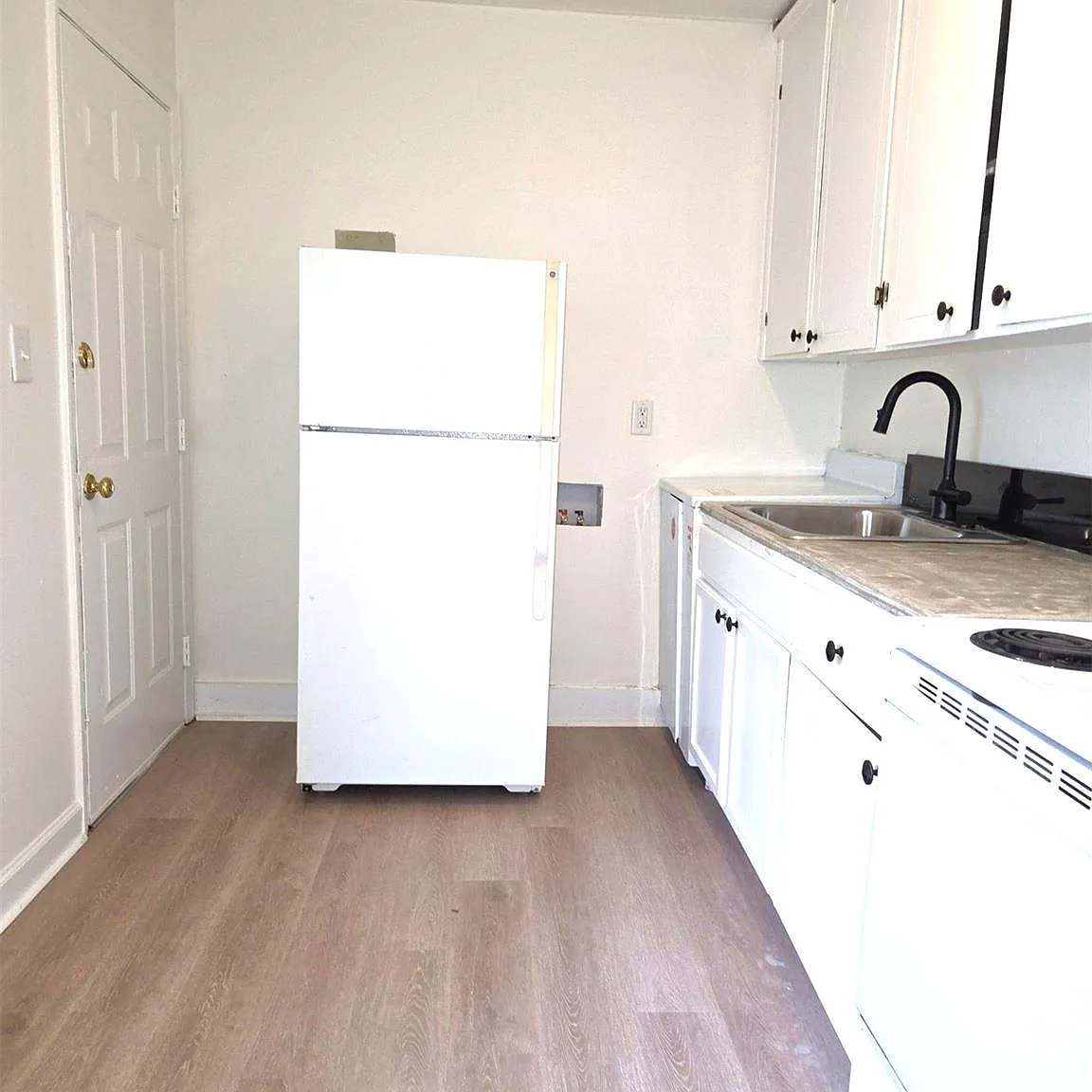 2 bed, 1.0 bath, $1,550 — Photo 2