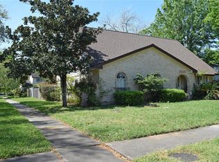 9203 Rowan Ln, Houston, TX 77036
