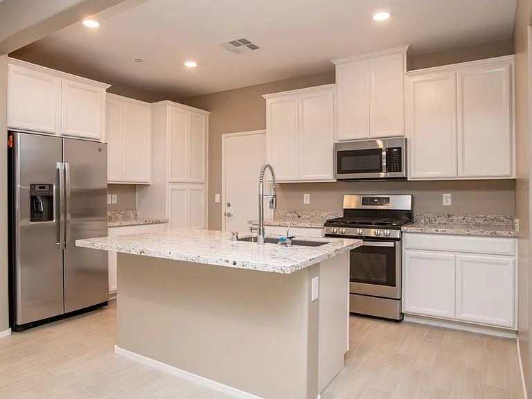 9 Alamere Falls Dr — Photo 3
