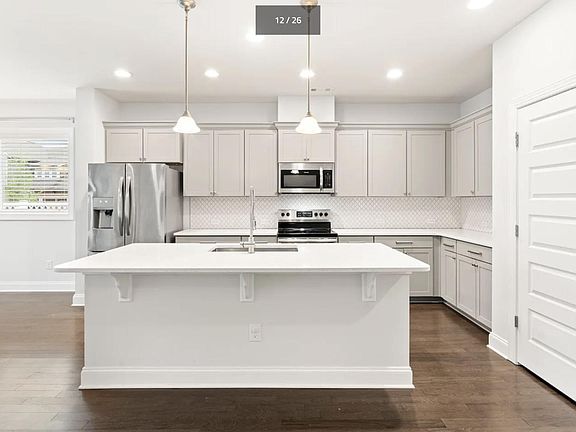 2nd image of 102 Saddlewood Ln