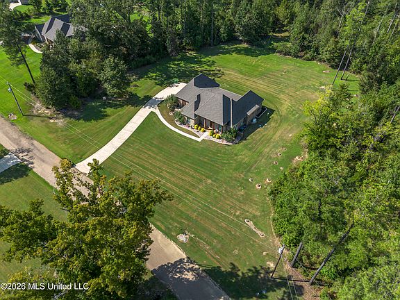 5th image of 520 Viewpointe Way