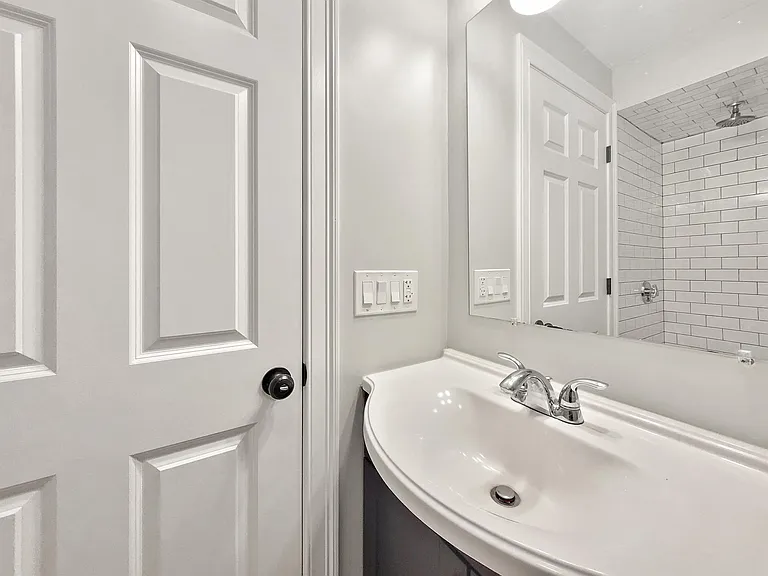 30 Arcadia St #2R — Photo 8