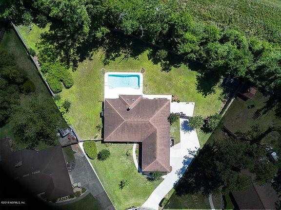 2nd image of 810 Falkirk Ct