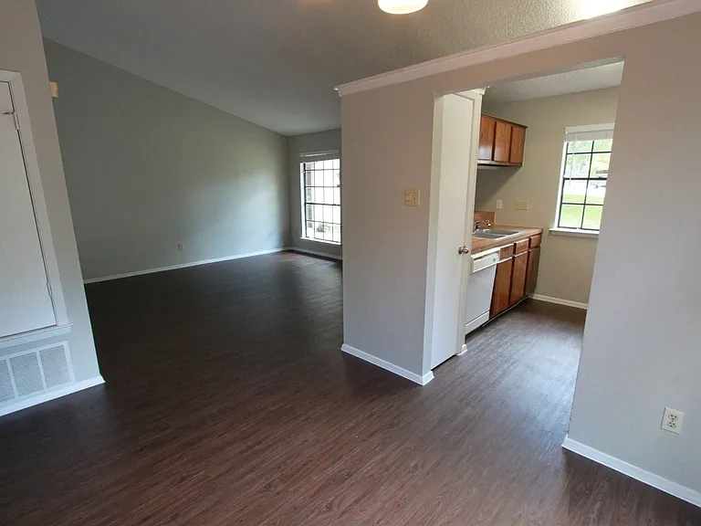 11603 Poplar Cv — Photo 10