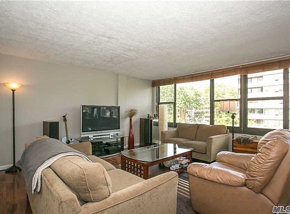 4th image of 16610 Powells Cove Blvd APT 6D