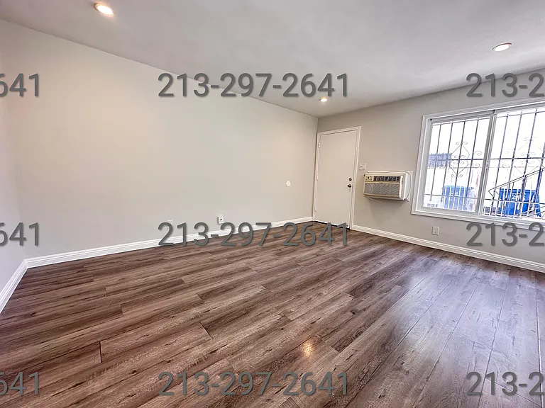 1246 N Edgemont St #1 — Photo 3