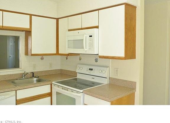 3rd image of 602 Briarwood Ct