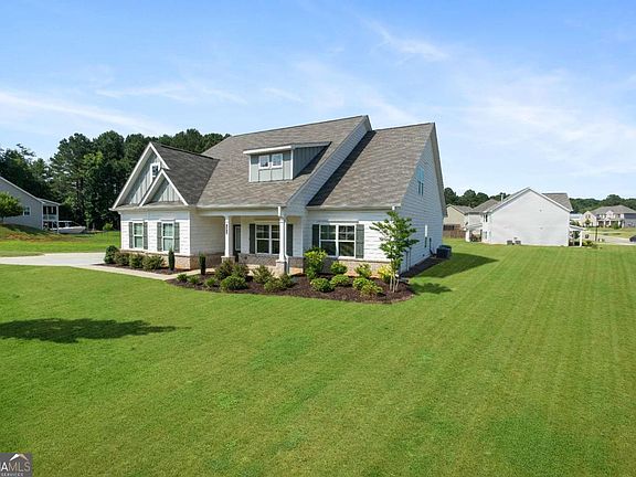 3rd image of 1074 Pine View Trl