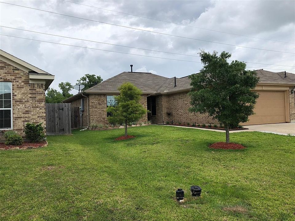 1st image of 387 Decoster Blvd