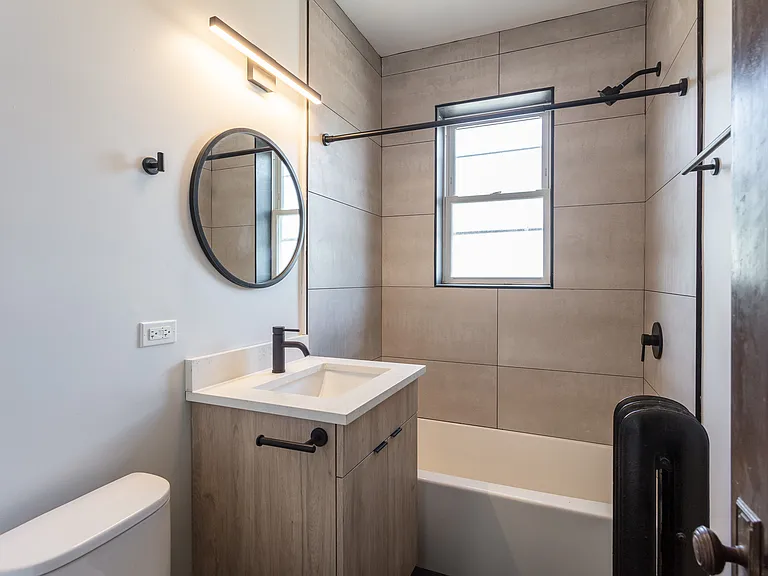 4009 N Lowell Ave #2W — Photo 9