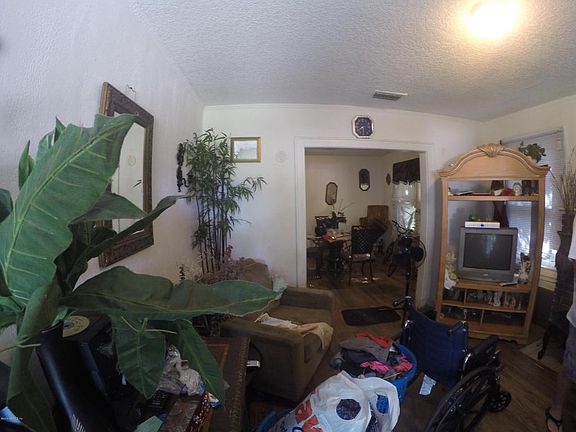 4th image of 337 W 60th St
