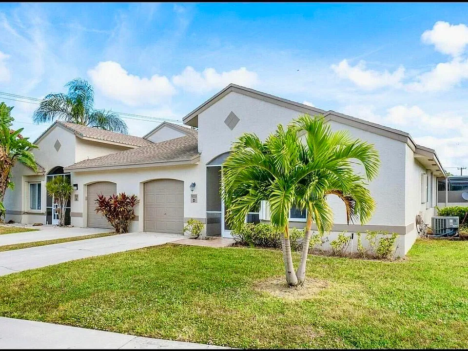 9733 Boca Gardens Cir N #D