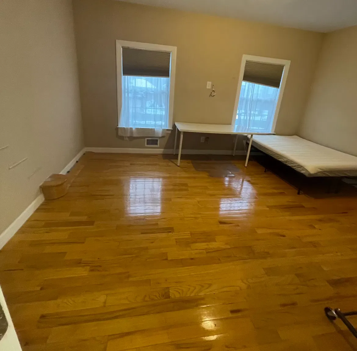 6 bed, 2765 sqft, $1,300 — Photo 2