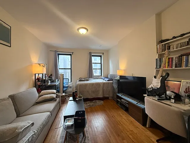 1492 2nd Ave #3C — Photo 1