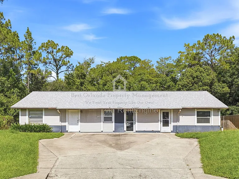 1950 Bonneville Dr #1 — Photo 1