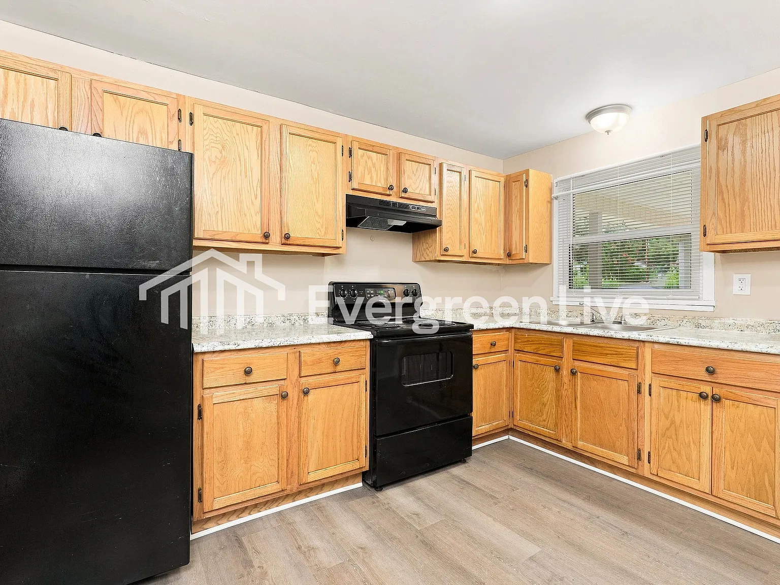 3 bed, 2.0 bath, 1000 sqft, $1,545 — Photo 3