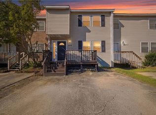 305 Cripple Creek Ct, Virginia Beach, VA 23452