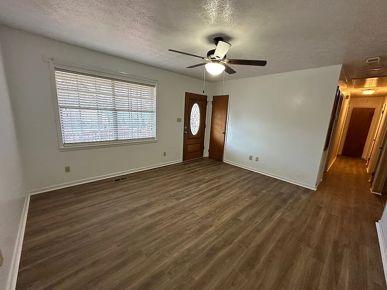 1405 Circle Dr — Photo 7