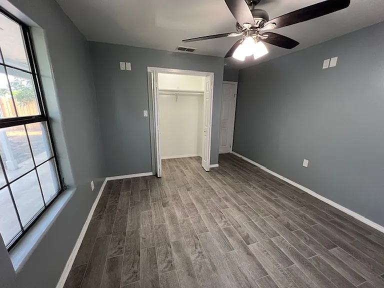 8527 Michigan Ave — Photo 14