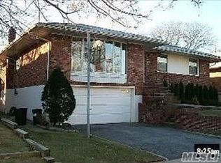 485 Golf Ct, Valley Stream, NY 11581