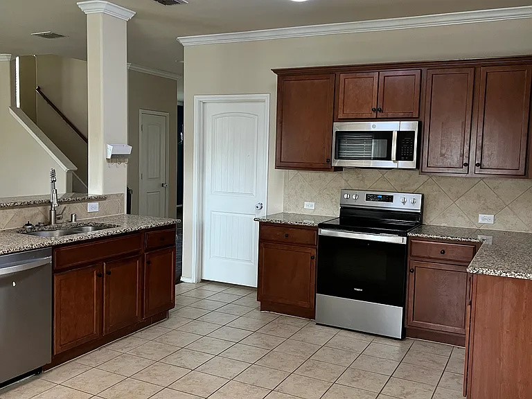 12300 Shine Ave — Photo 6