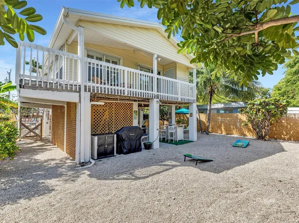 230 66th St, Marathon, FL 33050