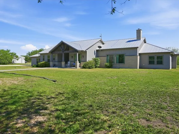 6137 Main St, Mathis, TX 78368