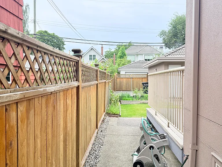 3423 W 27th Ave — Photo 2