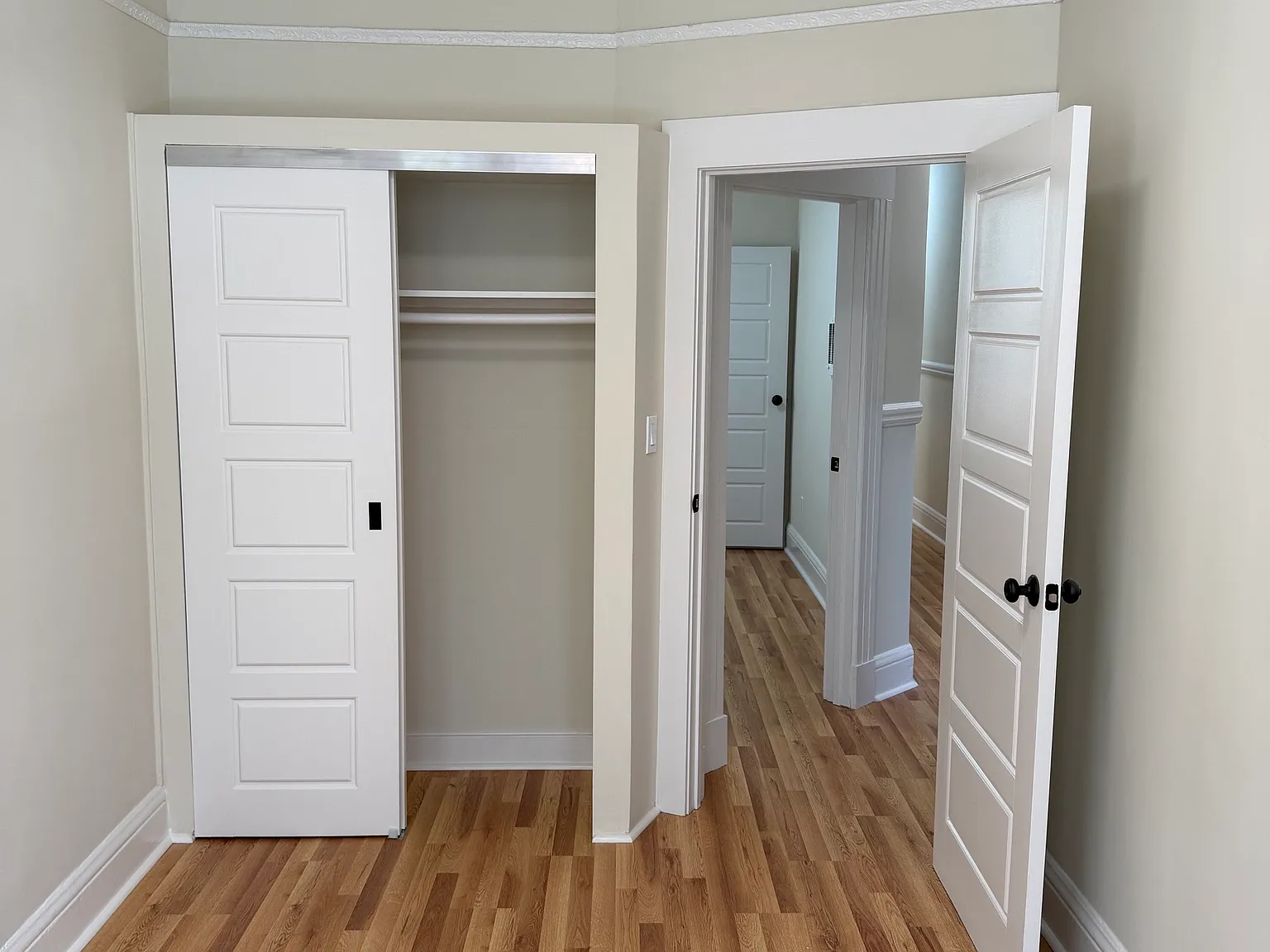 2 bed, 750 sqft, $3,200 — Photo 4
