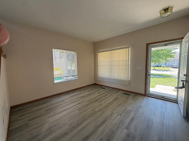 757 Bayles Dr — Photo 5