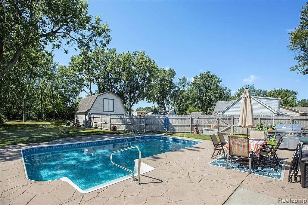 2 bed, 1584 sqft, $5,400 — Photo 1