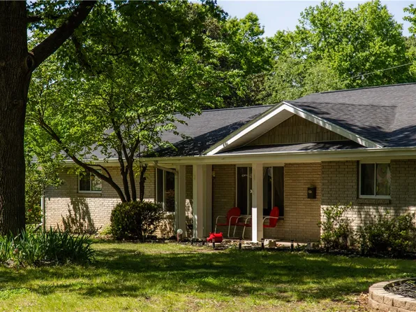 1106 Ranch Dr, Springdale, AR 72762