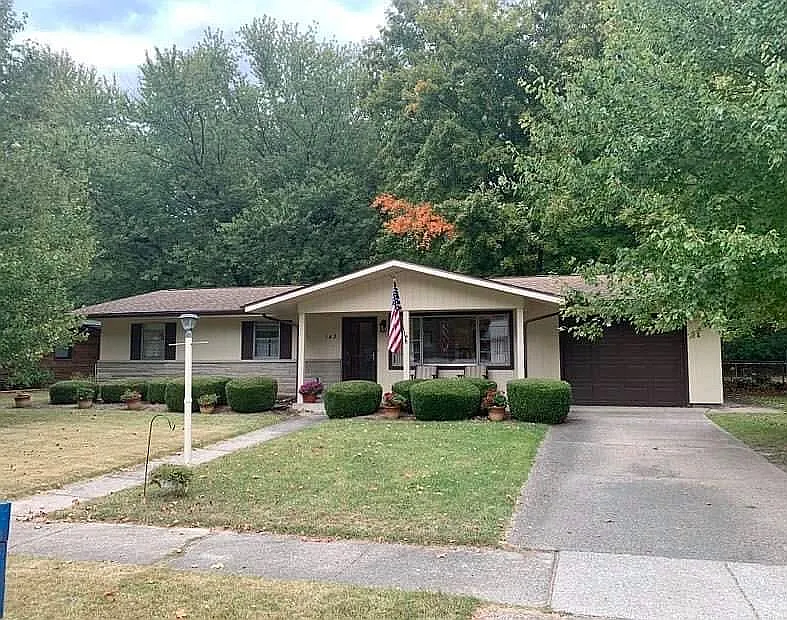 142 E Lawrin Blvd photo 1