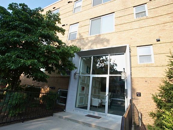 2nd image of 420 16th St SE APT 207