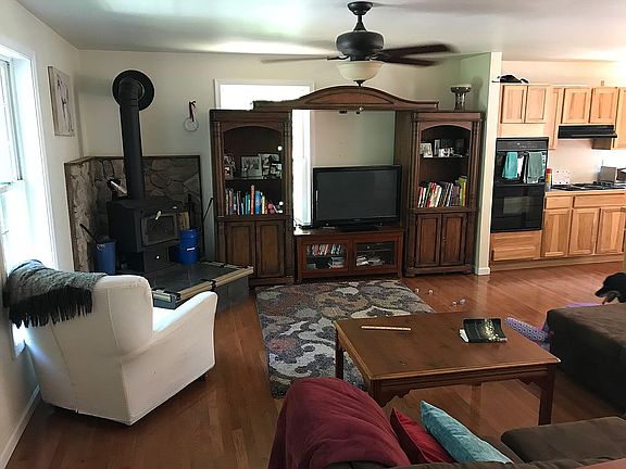 3rd image of 776 Bend Of River Ln