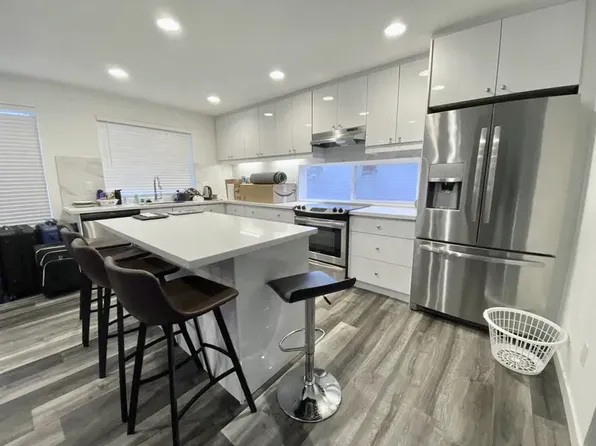 Brooklyn House, 5264 Brooklyn Ave NE #618d9bfa2, Seattle, WA 98105