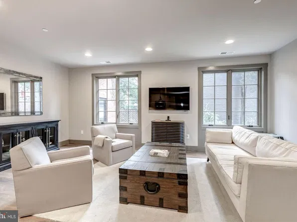 3220 Grace St NW Unit 3, Washington, DC 20007
