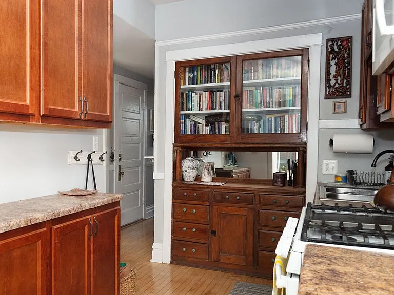 2071 N Hoyne Ave #2 — Photo 14