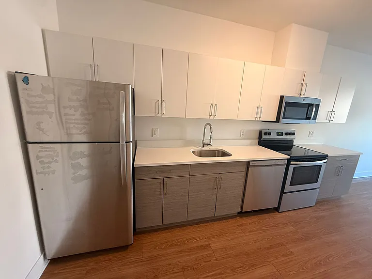 421 Bergen Ave #311E — Photo 2