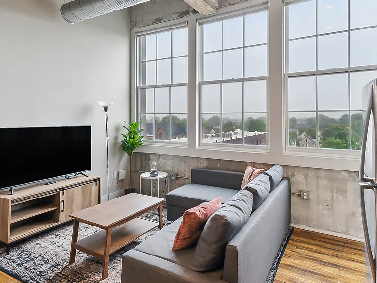 Crescendo Loft Apartments — Photo 12
