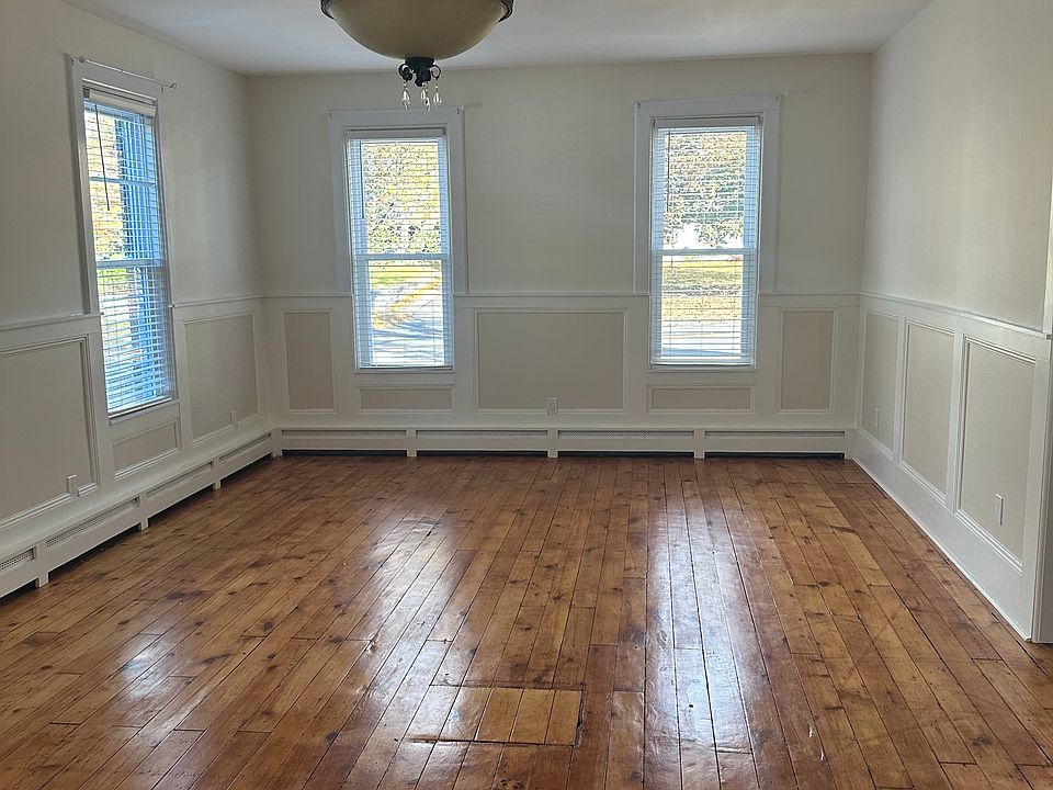 2nd image of 206 E Genesee St