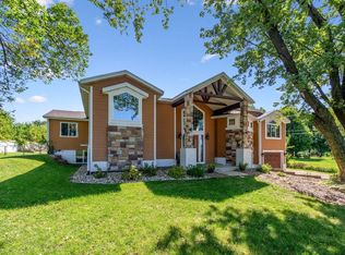 5415 Alburnett Rd, Marion, IA 52302