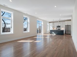 1839 W Irving Park Rd #3R, Chicago, IL 60613