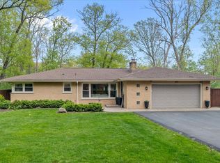 1477 Shawnee Trl, Riverwoods, IL