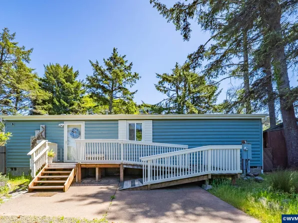 1232 SE 2nd Ct, Lincoln City, OR 97367